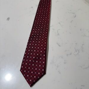 Van Heusen Burgundy Checkered Tie like new